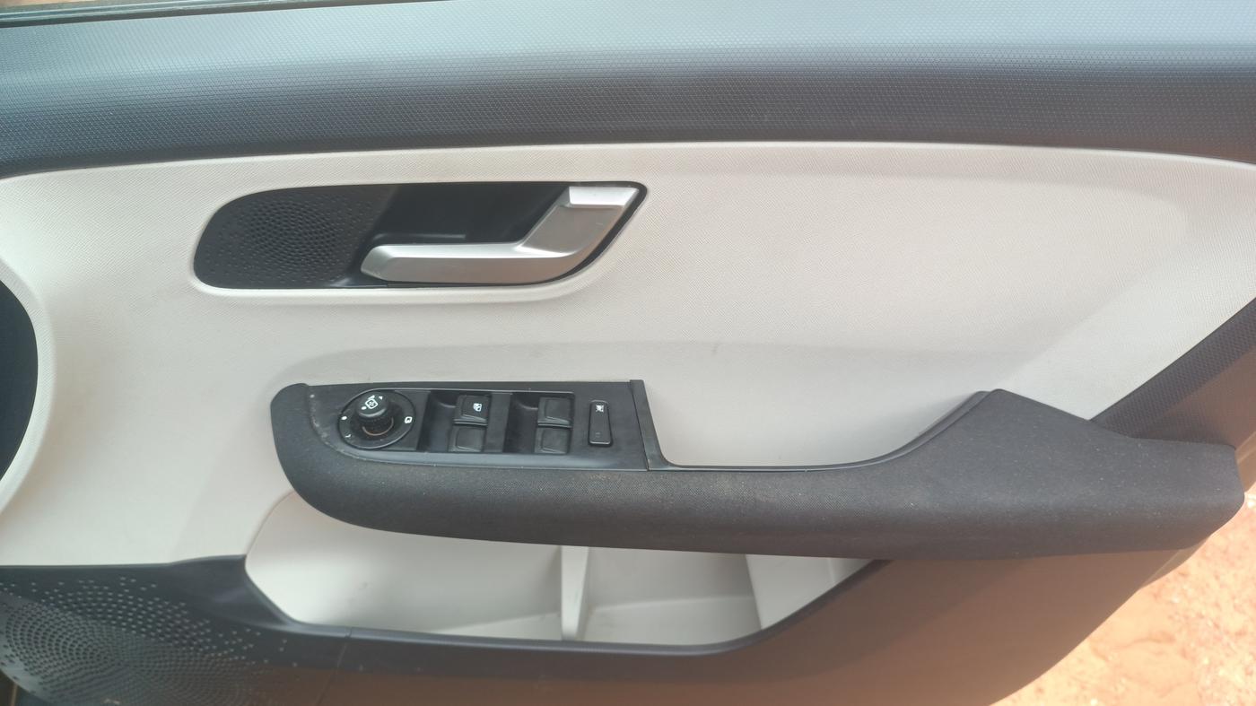 2023 Tata ALTROZ XZ Plus Sunroof i-Turbo , Petrol, Manual, 45,516 km, Driver Side Door Panels Control