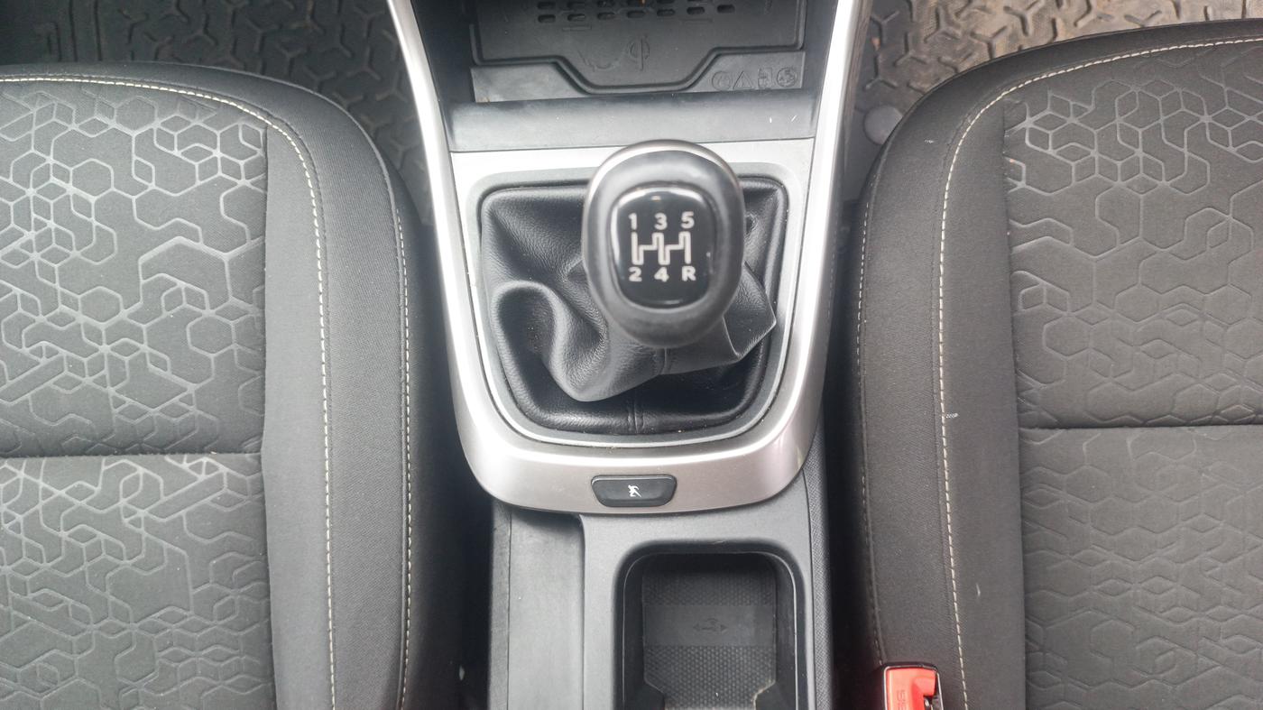 2023 Tata ALTROZ XZ Plus Sunroof i-Turbo , Petrol, Manual, 45,516 km, Gear Lever