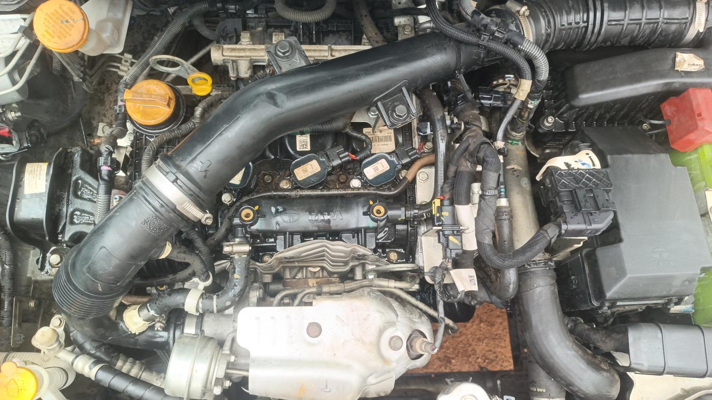 2023 Tata ALTROZ XZ Plus Sunroof i-Turbo , Petrol, Manual, 45,516 km, Engine View