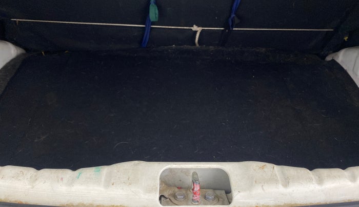 2015 Hyundai Eon MAGNA +, Petrol, Manual, 88,272 km, Boot Inside