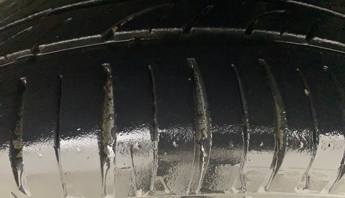 2015 Hyundai Elite i20 SPORTZ 1.2 (O), Petrol, Manual, 26,207 km, Left Rear Tyre Tread