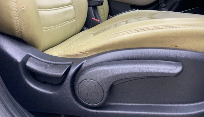 2015 Hyundai Elite i20 SPORTZ 1.2 (O), Petrol, Manual, 26,207 km, Driver Side Adjustment Panel