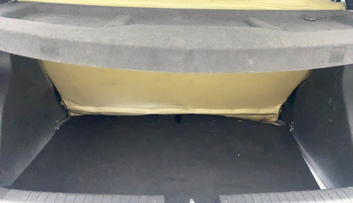 2015 Hyundai Elite i20 SPORTZ 1.2 (O), Petrol, Manual, 26,207 km, Boot Inside