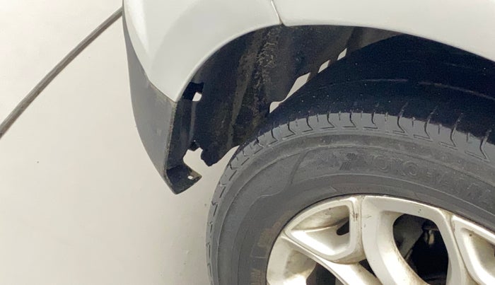 2015 Ford Ecosport TITANIUM 1.5L DIESEL, Diesel, Manual, 1,05,171 km, Left fender - Lining loose