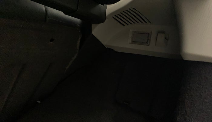 2015 Ford Ecosport TITANIUM 1.5L DIESEL, Diesel, Manual, 1,05,171 km, Dicky (Boot door) - Boot space light has minor damage