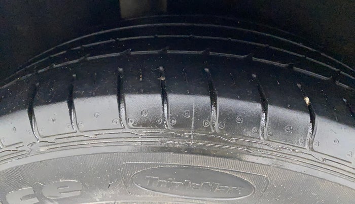 2015 Ford Ecosport TITANIUM 1.5L DIESEL, Diesel, Manual, 1,05,171 km, Right Rear Tyre Tread