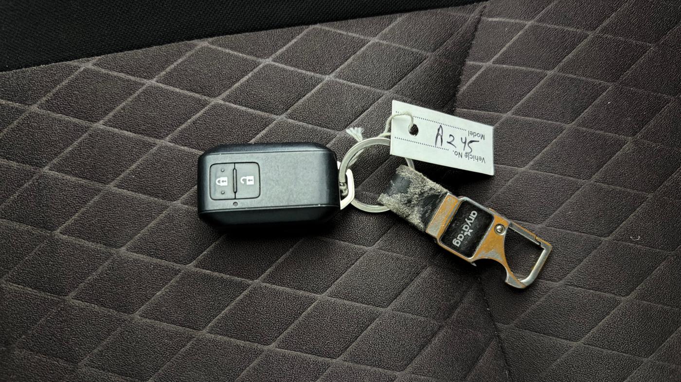 2023 Maruti Grand Vitara SIGMA SMART HYBRID, Petrol, Manual, 61,500 km, Key Close Up