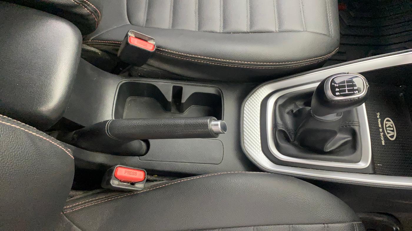 2020 KIA SONET HTX 1.0 IMT, Petrol, Manual, 68,265 km, Gear Lever