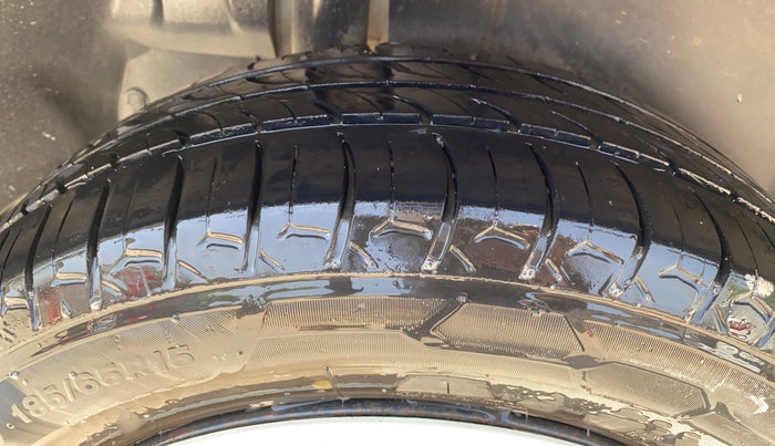 2017 Maruti Ertiga VDI SHVS, Diesel, Manual, 1,34,066 km, Right Rear Tyre Tread