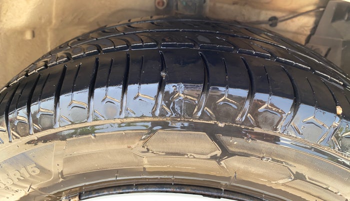 2017 Maruti Ertiga VDI SHVS, Diesel, Manual, 1,34,066 km, Right Front Tyre Tread