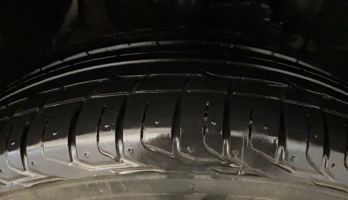 2022 Tata NEXON XM PETROL, Petrol, Manual, 1,16,522 km, Right Front Tyre Tread