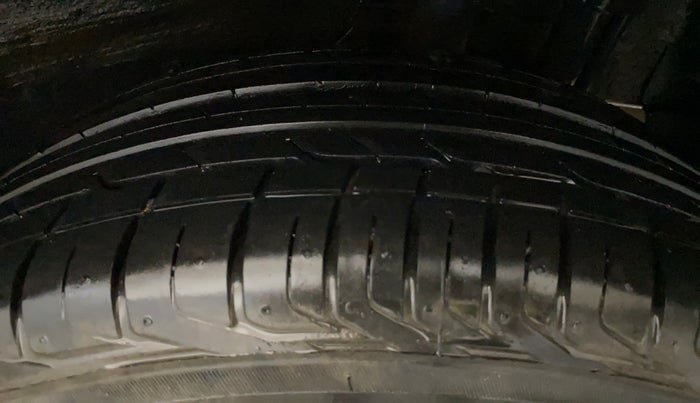 2022 Tata NEXON XM PETROL, Petrol, Manual, 1,16,522 km, Left Rear Tyre Tread