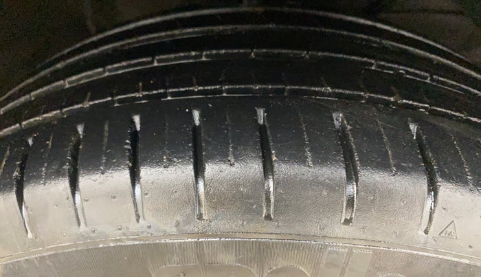 2017 Maruti Baleno ALPHA PETROL 1.2, Petrol, Manual, 51,655 km, Right Front Tyre Tread