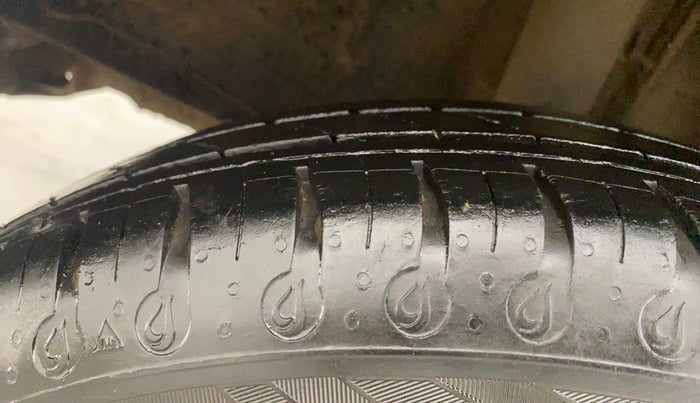 2021 Renault Kwid RXL 1.0, Petrol, Manual, 29,360 km, Right Rear Tyre Tread