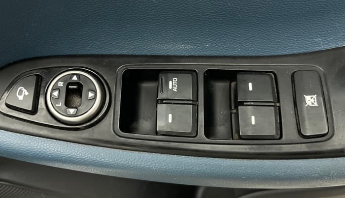 2016 Hyundai i20 Active 1.2 S, Petrol, Manual, 54,652 km, Driver Side Door Panels Control