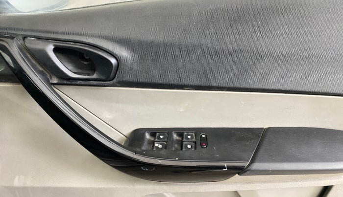 2017 Tata Tiago XT PETROL, Petrol, Manual, 71,017 km, Driver Side Door Panels Control