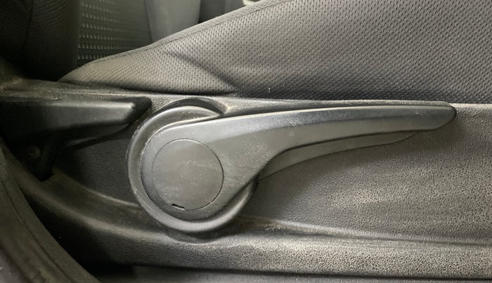 2017 Tata Tiago XT PETROL, Petrol, Manual, 71,017 km, Driver Side Adjustment Panel