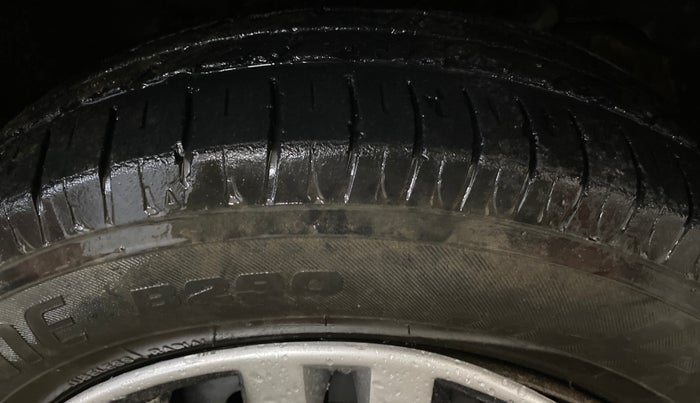 2017 Tata Tiago XT PETROL, Petrol, Manual, 71,017 km, Right Front Tyre Tread