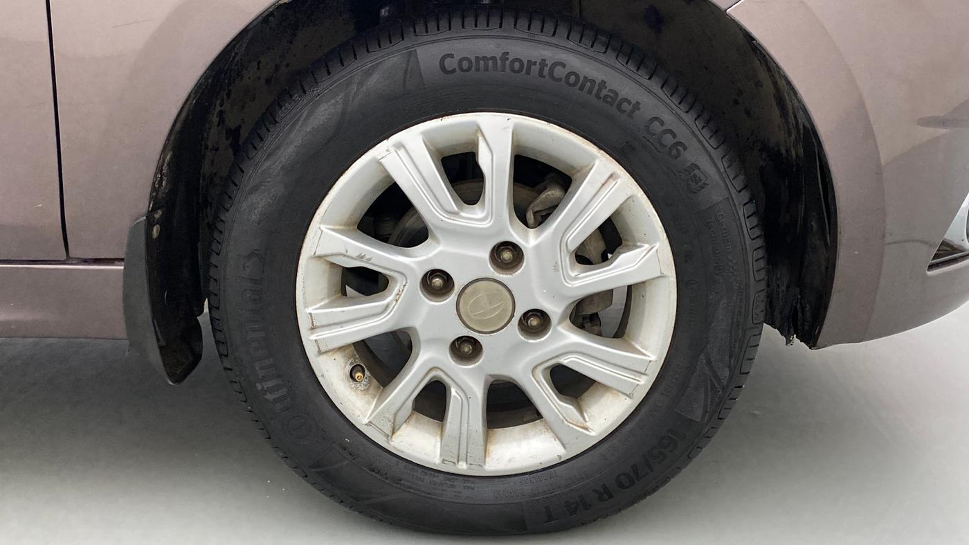 2017 Tata Tiago XZ DIESEL, Diesel, Manual, 52,818 km, Right Front Wheel