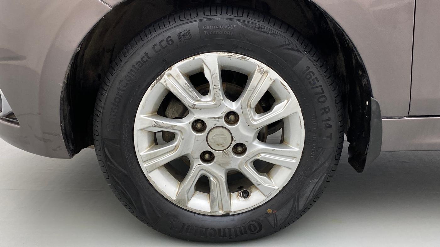 2017 Tata Tiago XZ DIESEL, Diesel, Manual, 52,818 km, Left Front Wheel