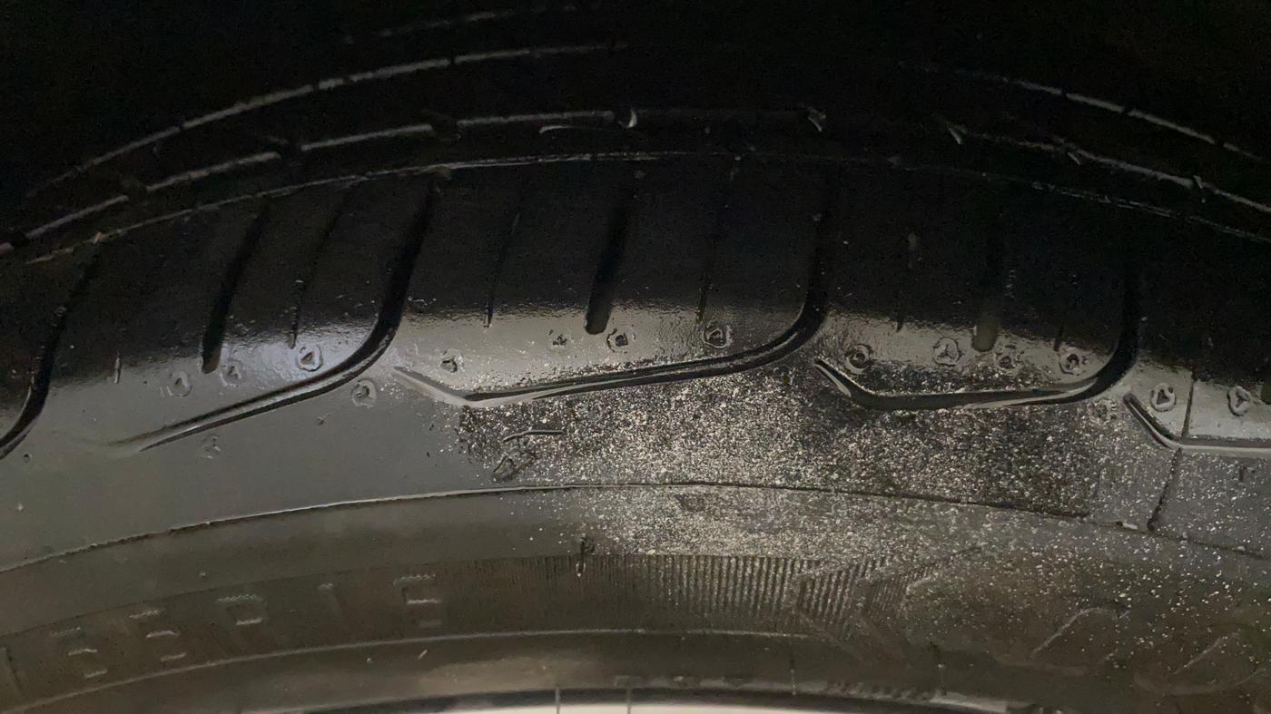 2019 Volkswagen Vento HIGHLINE PLUS 1.2 AT, Petrol, Automatic, 49,462 km, Left Front Tyre Tread