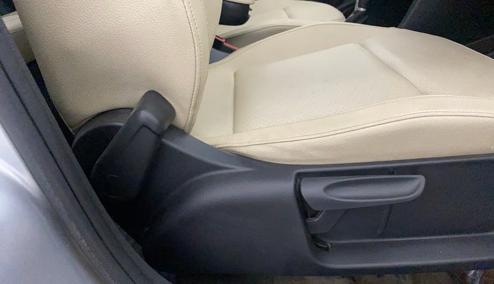 2019 Volkswagen Vento HIGHLINE PLUS 1.2 AT, Petrol, Automatic, 49,445 km, Driver Side Adjustment Panel