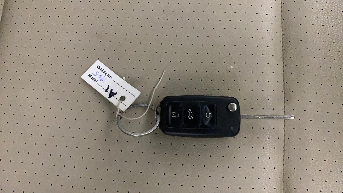 2019 Volkswagen Vento HIGHLINE PLUS 1.2 AT, Petrol, Automatic, 49,462 km, Key Close Up