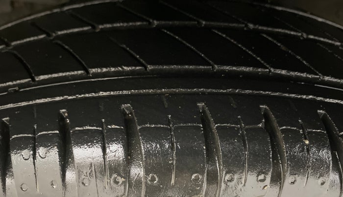 2020 Renault Kwid CLIMBER 1.0 AMT (O), Petrol, Automatic, 29,365 km, Left Front Tyre Tread