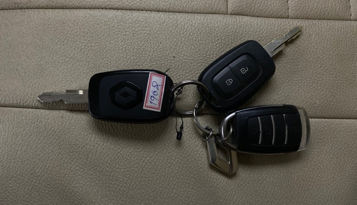 2020 Renault Kwid CLIMBER 1.0 AMT (O), Petrol, Automatic, 29,365 km, Key Close Up