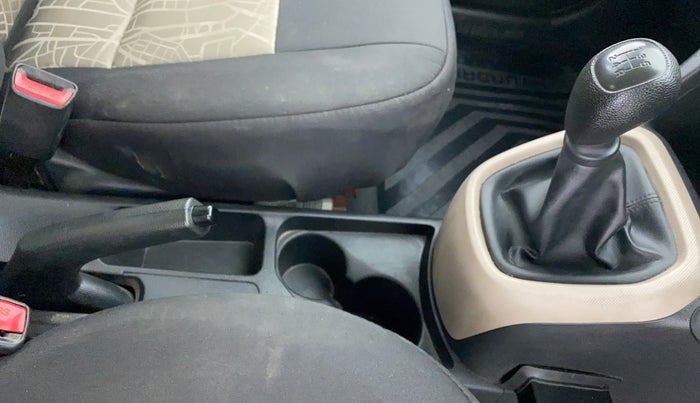 2016 Hyundai Grand i10 MAGNA 1.2 VTVT, Petrol, Manual, 45,057 km, Gear Lever