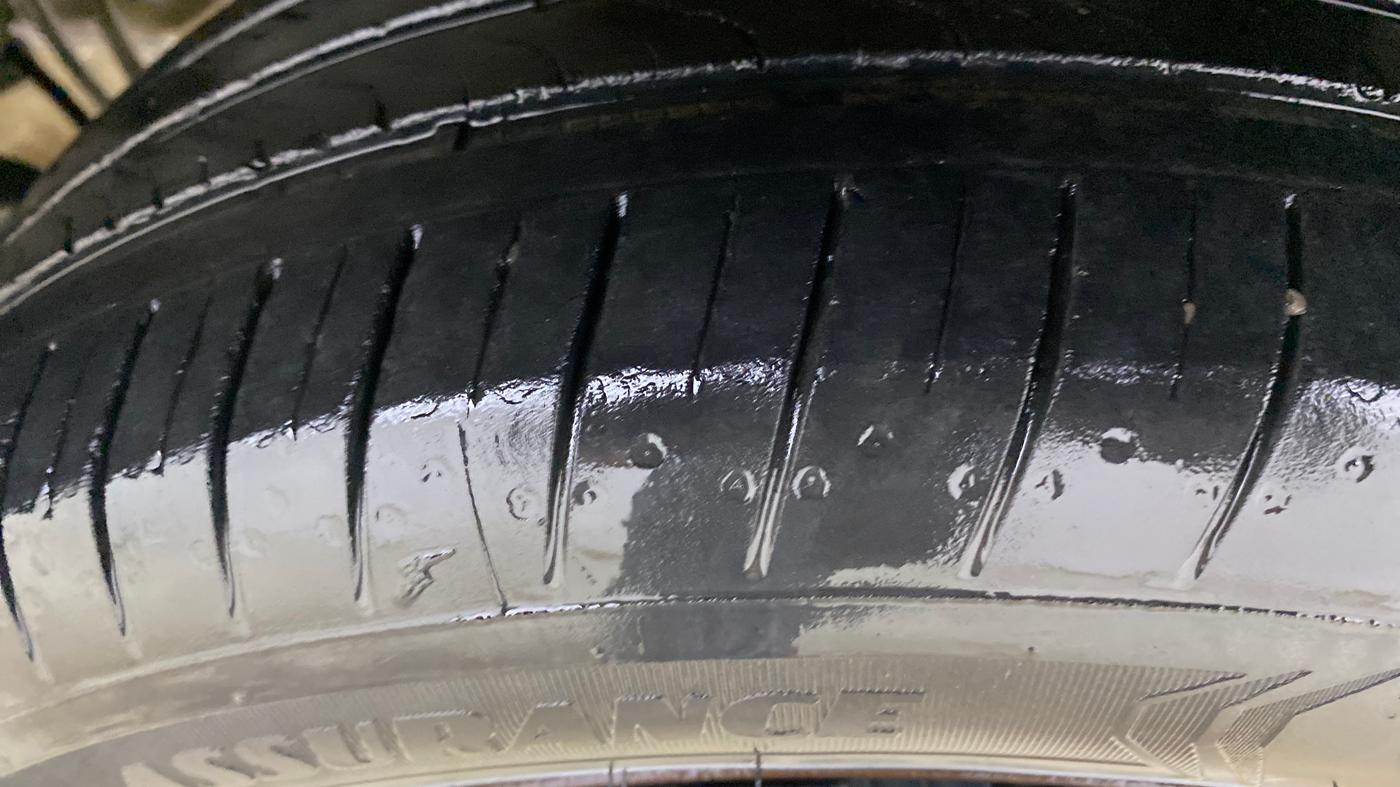 2018 Mahindra KUV 100 NXT K4+ P 6 STR, Petrol, Manual, 68,372 km, Left Rear Tyre Tread
