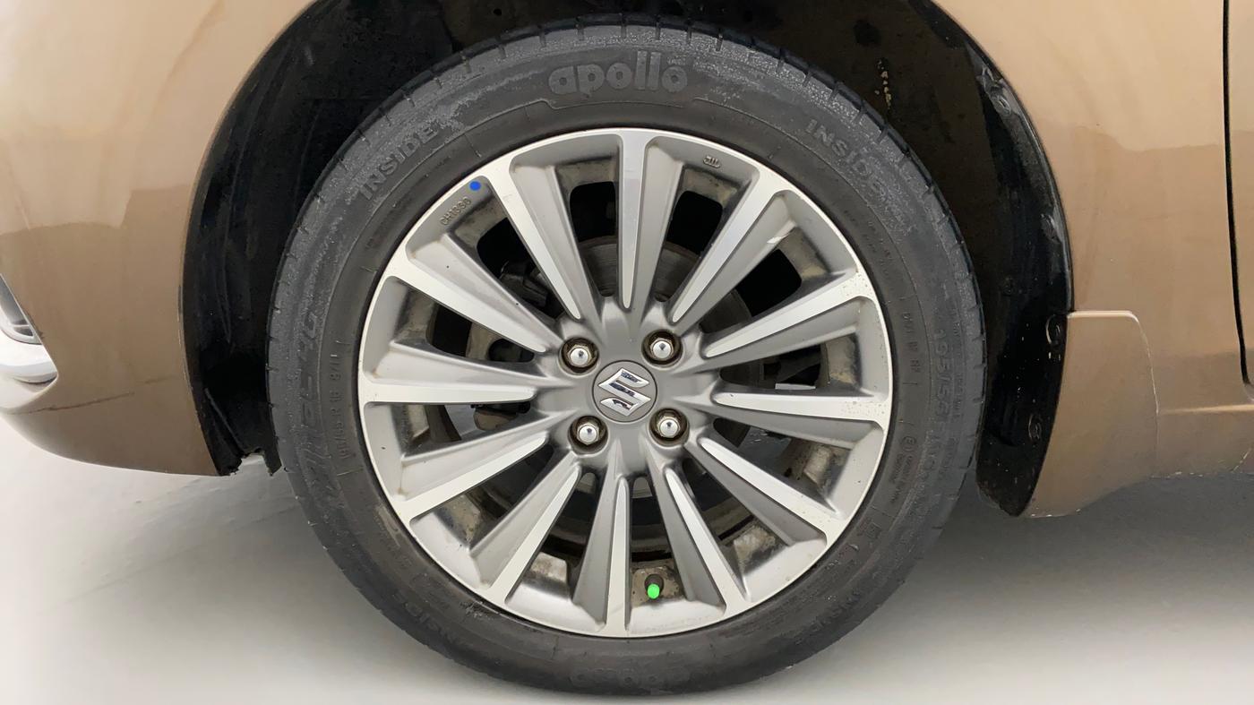 2018 Maruti Ciaz ALPHA  AT 1.5 SHVS PETROL, Petrol, Automatic, 92,446 km, Left Front Wheel