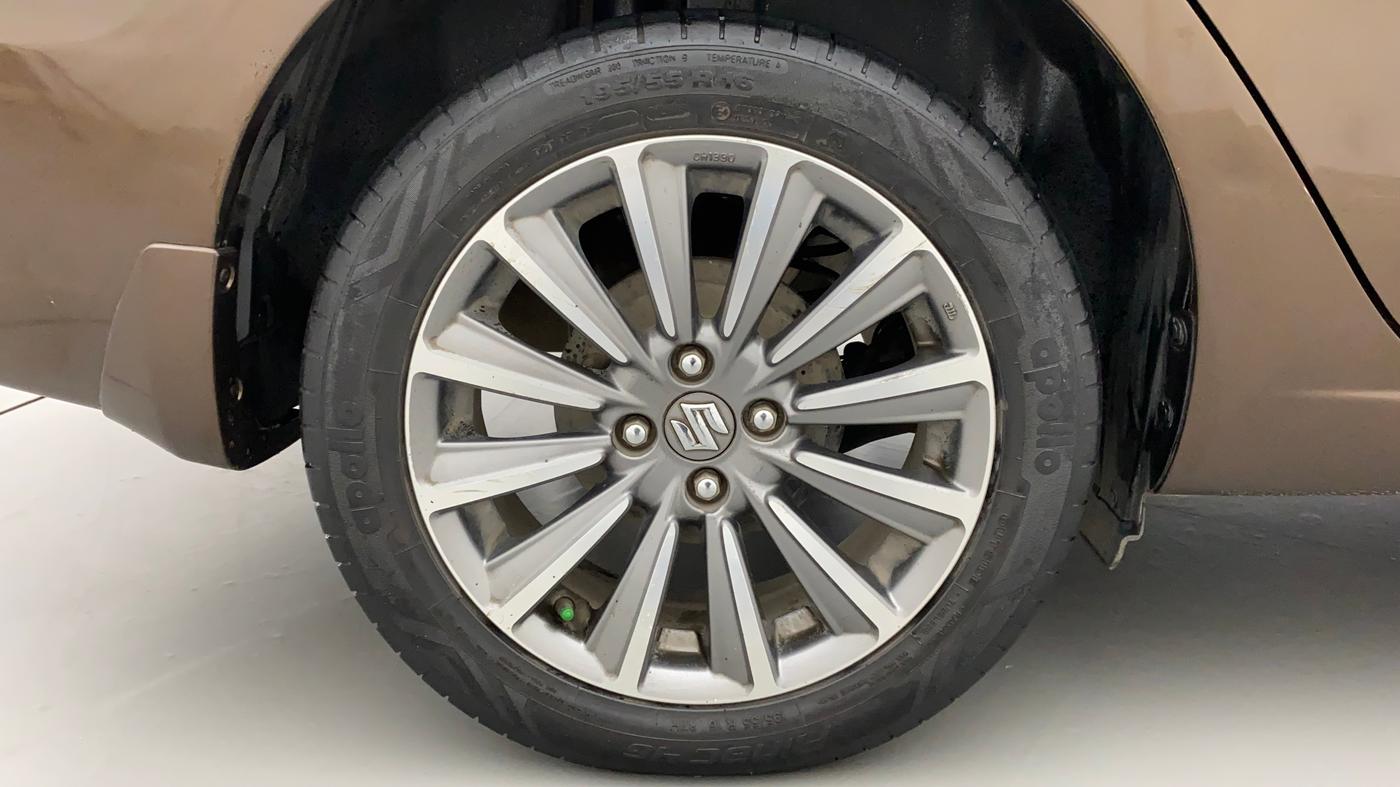 2018 Maruti Ciaz ALPHA  AT 1.5 SHVS PETROL, Petrol, Automatic, 92,446 km, Right Rear Wheel