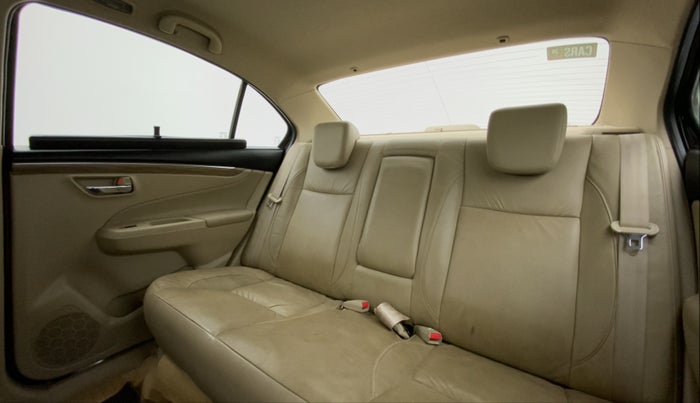 2018 Maruti Ciaz ALPHA  AT 1.5 SHVS PETROL, Petrol, Automatic, 92,446 km, Right Side Rear Door Cabin