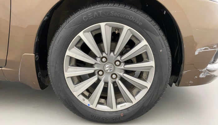 2018 Maruti Ciaz ALPHA  AT 1.5 SHVS PETROL, Petrol, Automatic, 92,446 km, Right Front Wheel