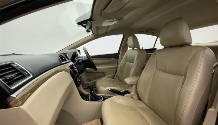 2018 Maruti Ciaz ALPHA  AT 1.5 SHVS PETROL, Petrol, Automatic, 92,446 km, Right Side Front Door Cabin