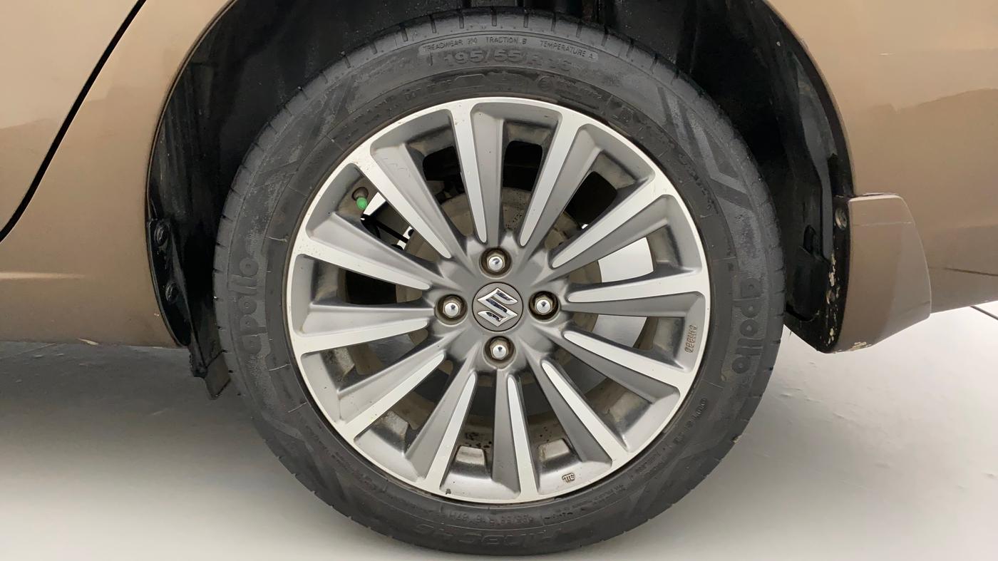 2018 Maruti Ciaz ALPHA  AT 1.5 SHVS PETROL, Petrol, Automatic, 92,446 km, Left Rear Wheel