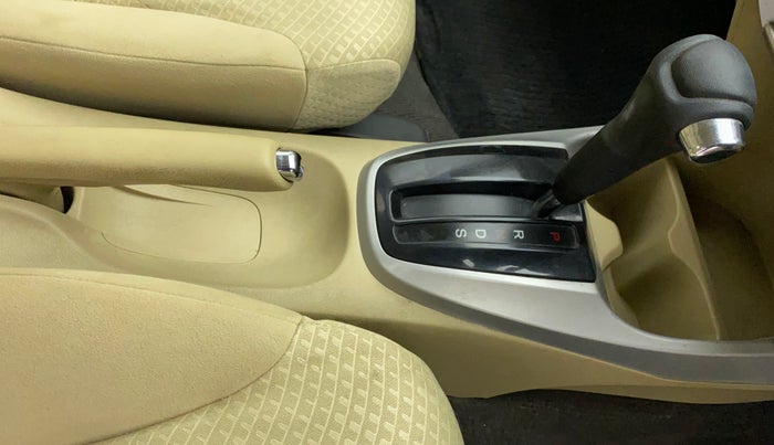 2010 Honda City 1.5L I-VTEC V AT, Petrol, Automatic, 70,674 km, Gear Lever