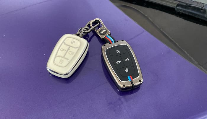 2024 Tata NEXON Fearless Plus Purple DCA Dual Tone 1.2 Petrol, Petrol, Automatic, 18,790 km, Key Close Up