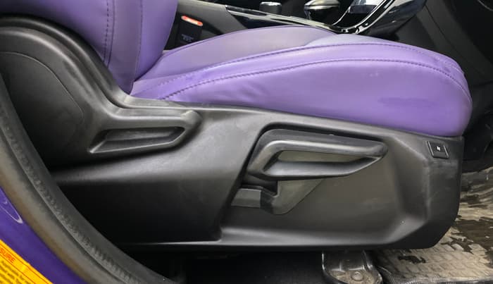 2024 Tata NEXON Fearless Plus Purple DCA Dual Tone 1.2 Petrol, Petrol, Automatic, 18,790 km, Driver Side Adjustment Panel