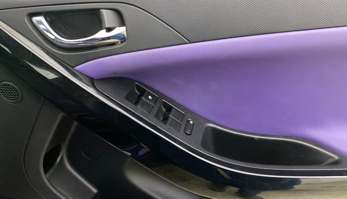 2024 Tata NEXON Fearless Plus Purple DCA Dual Tone 1.2 Petrol, Petrol, Automatic, 18,790 km, Driver Side Door Panels Control