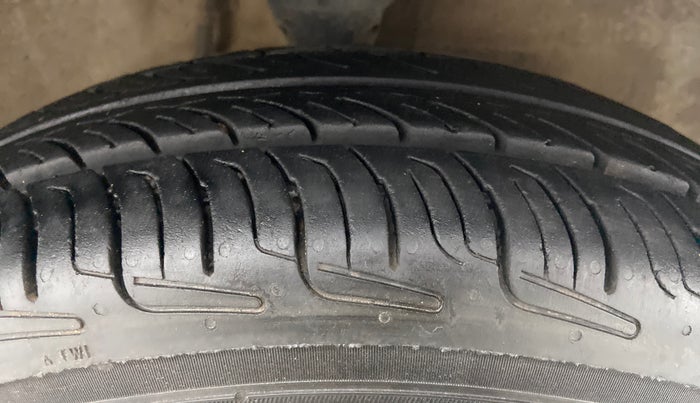 2014 Maruti Alto 800 LXI, Petrol, Manual, 63,025 km, Right Front Tyre Tread