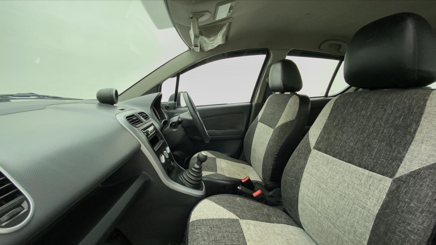 2014 Maruti Ritz VDI, Diesel, Manual, 72,395 km, Right Side Front Door Cabin
