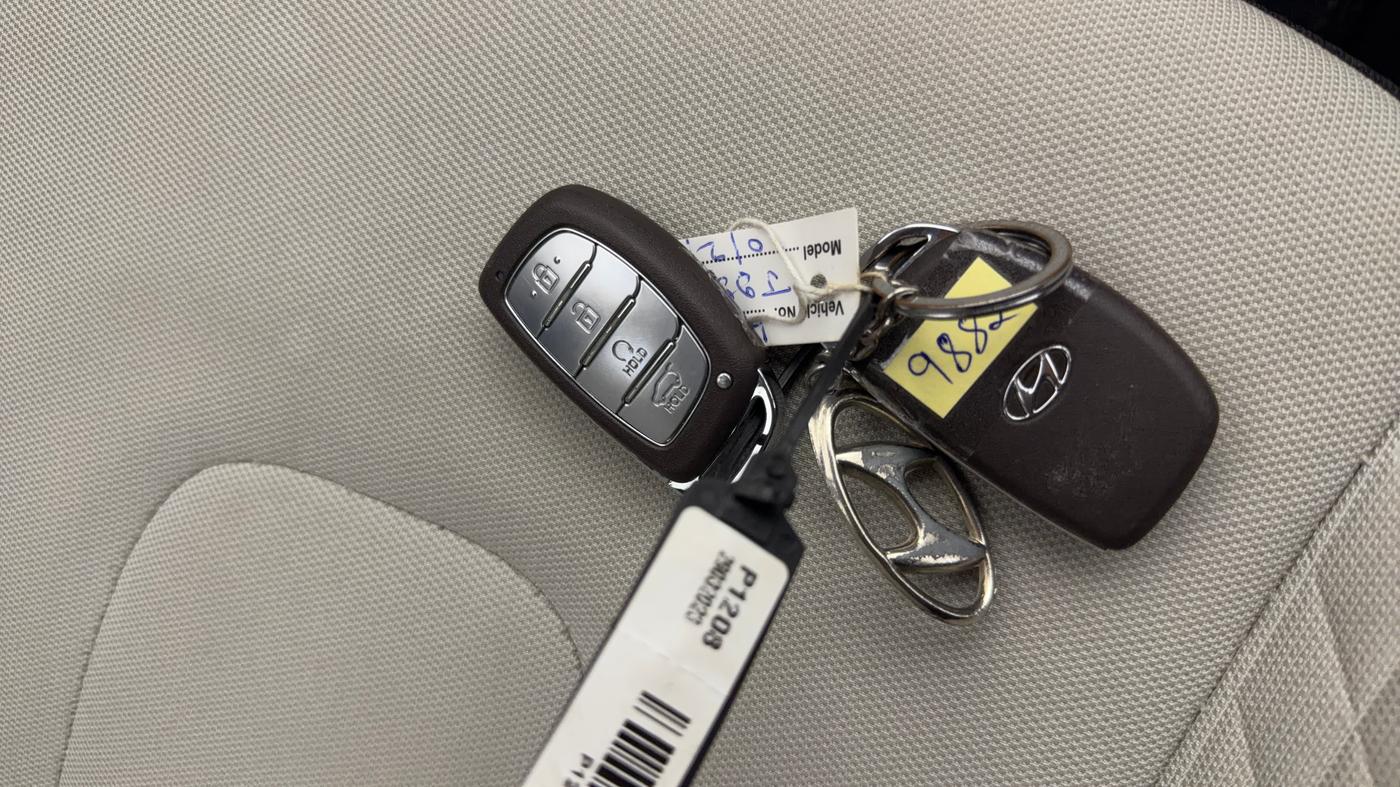 2023 Hyundai Creta SX 1.5 PETROL, Petrol, Manual, 33,914 km, Key Close Up