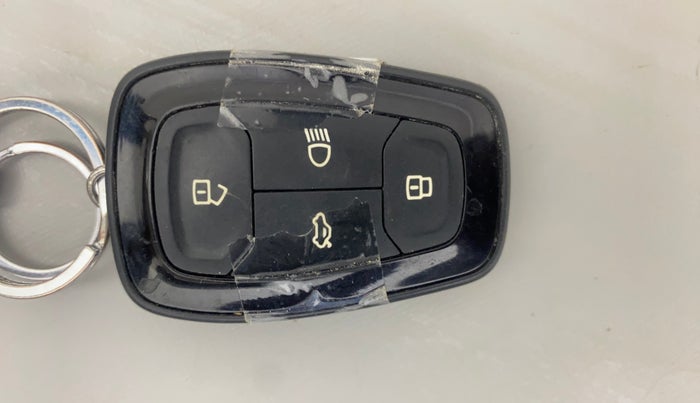 2021 Tata ALTROZ XZ DIESEL, Diesel, Manual, 79,407 km, Key Close Up