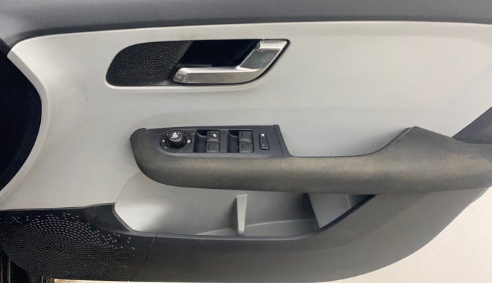 2021 Tata ALTROZ XZ DIESEL, Diesel, Manual, 79,407 km, Driver Side Door Panels Control