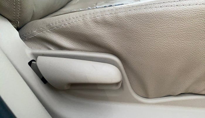 2017 Maruti Ertiga VXI, Petrol, Manual, 73,188 km, Driver Side Adjustment Panel