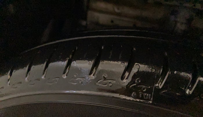 2016 Maruti Swift Dzire LXI (O), Petrol, Manual, 48,853 km, Left Front Tyre Tread