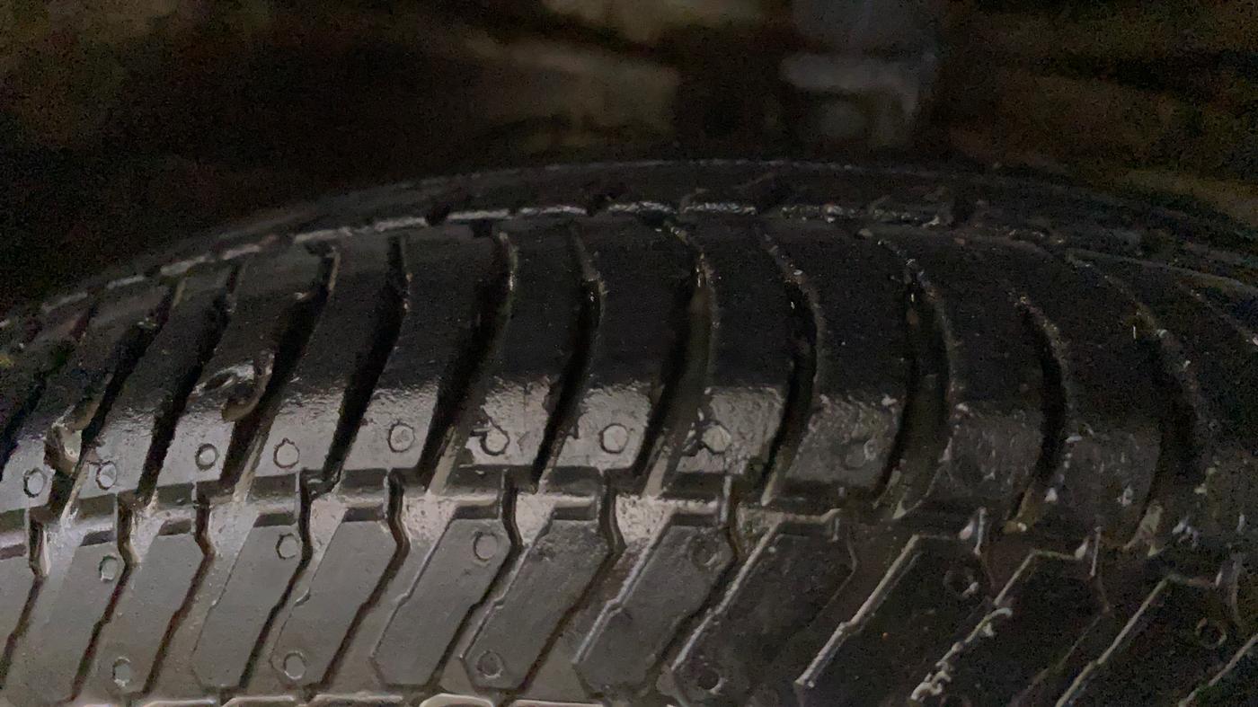 2016 Maruti Swift Dzire LXI (O), Petrol, Manual, 48,853 km, Right Front Tyre Tread