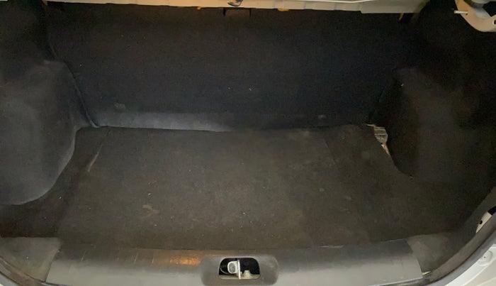 2016 Maruti Swift Dzire LXI (O), Petrol, Manual, 48,853 km, Boot Inside